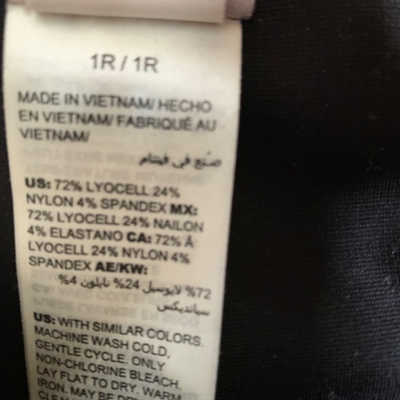 Chicos gorgeous wide leg knit pants. Never worn. Label strings still attached - Picture 4 of 5